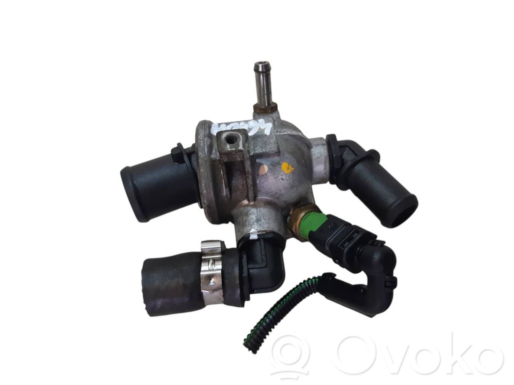 Opel Corsa D Carcasa del termostato 
