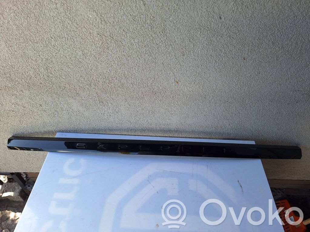 Ford Explorer EV Tira de luces traseras/cubierta de placa de matrícula 