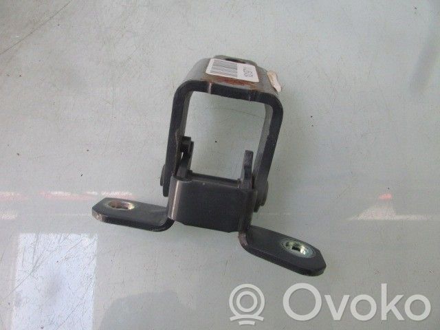 Priekšpusē augšējā vira (eņģe)   19R,47C,BP,PRAWYCH