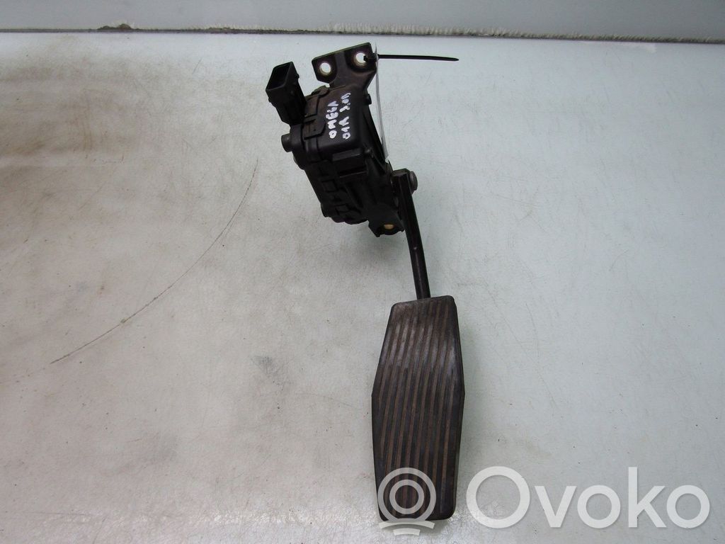 Opel Omega B2 Akceleratoriaus pedalas 