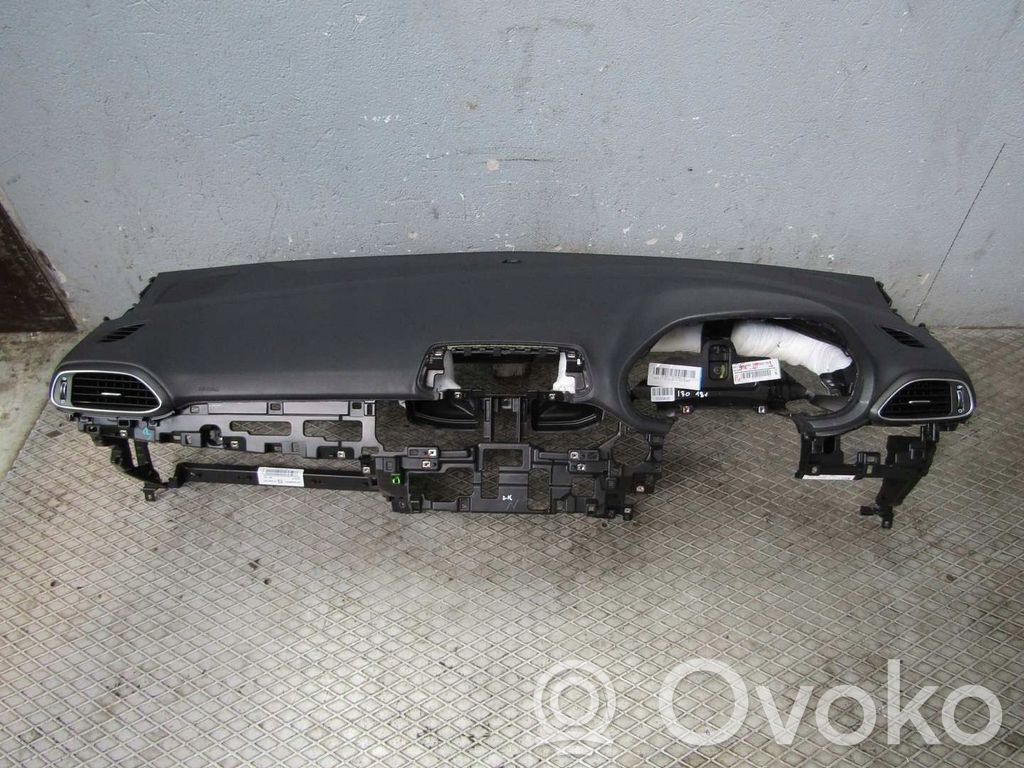 Hyundai i30 Deska rozdzielcza 
