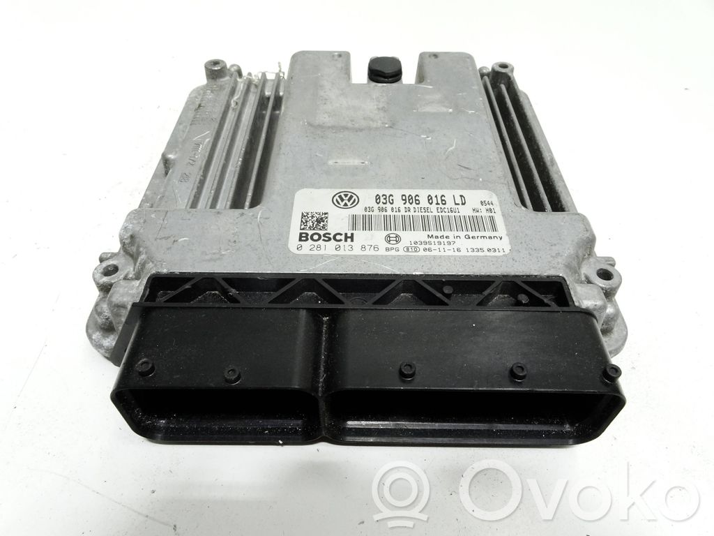 Volkswagen Touran I Engine control unit/module 