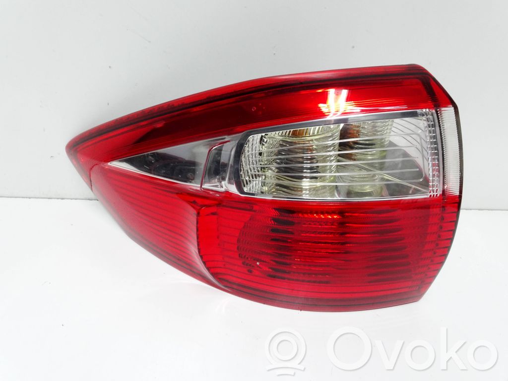 Ford C-MAX II Rear/tail lights 