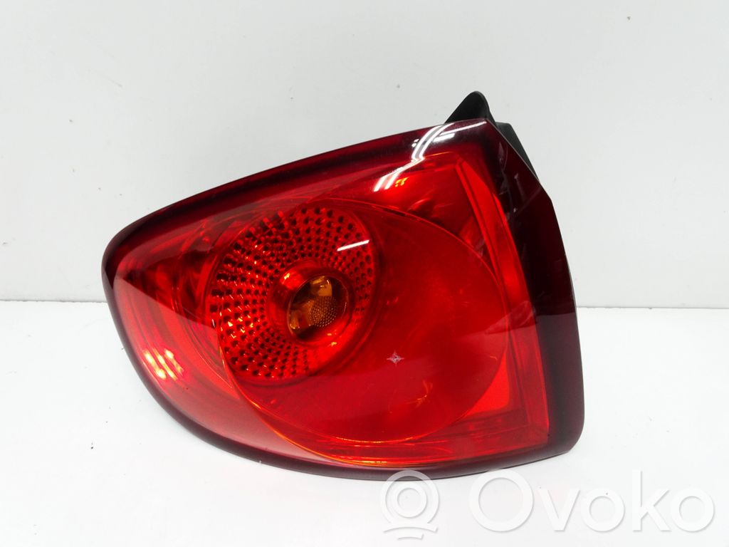 Seat Altea Aizmugurējais lukturis virsbūvē 
