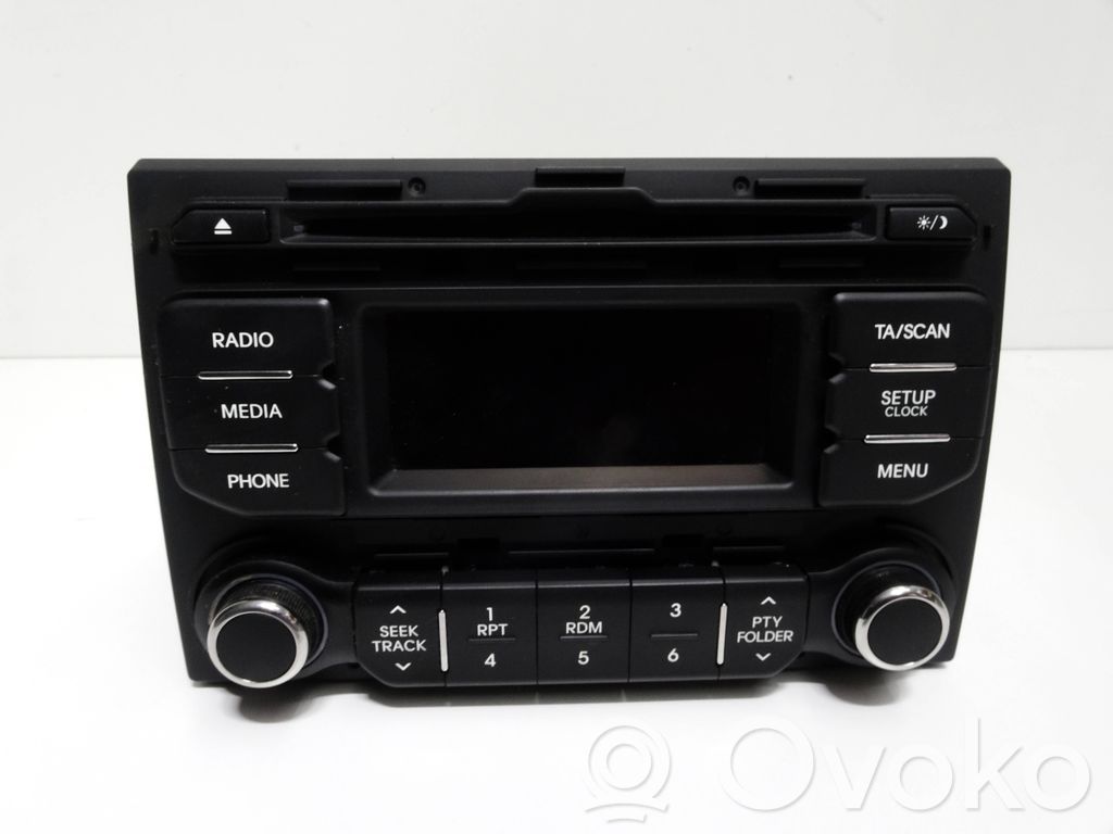 Panel / Radioodtwarzacz CD/DVD/GPS   961701W750CA,S219500048TFB,10R035704