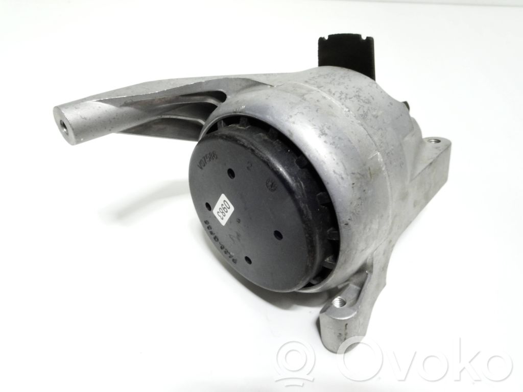 Porsche Panamera (971) Engine mount bracket 