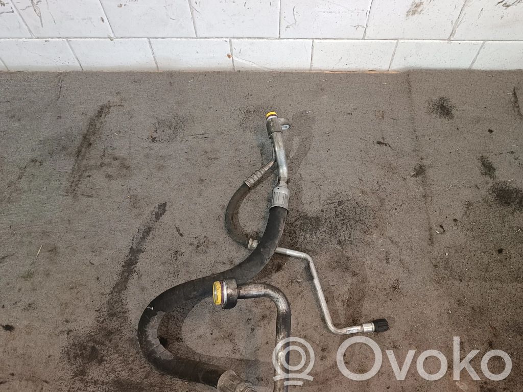BMW 1 E81 E87 Air conditioning (A/C) pipe/hose 