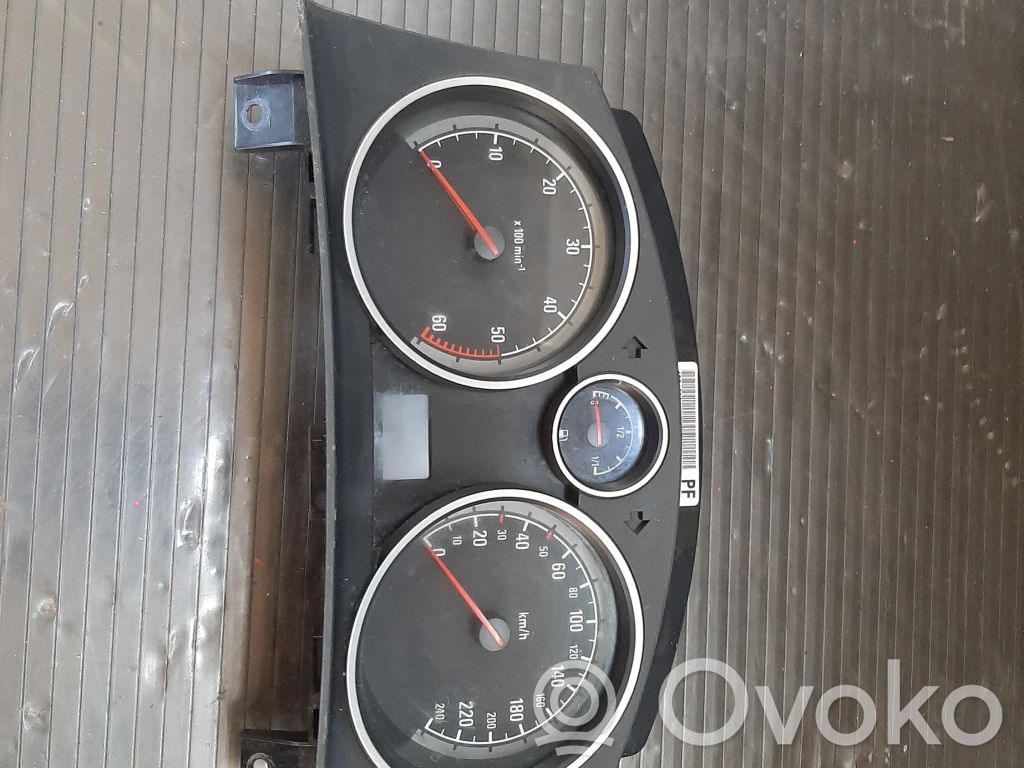 Opel Zafira B Velocímetro (tablero de instrumentos) 