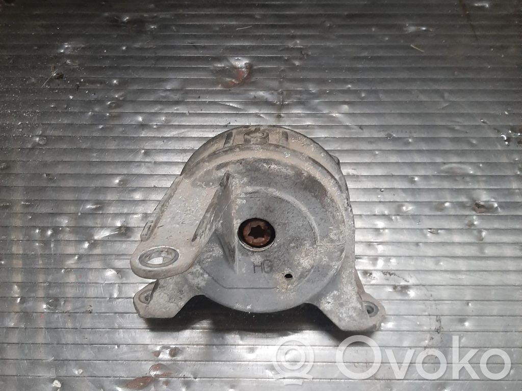 Opel Zafira B Engine mount bracket 