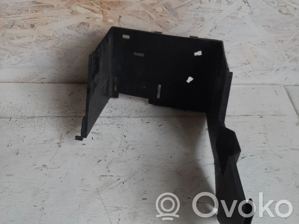 Volvo V50 Pertvara prie akumuliatoriaus 