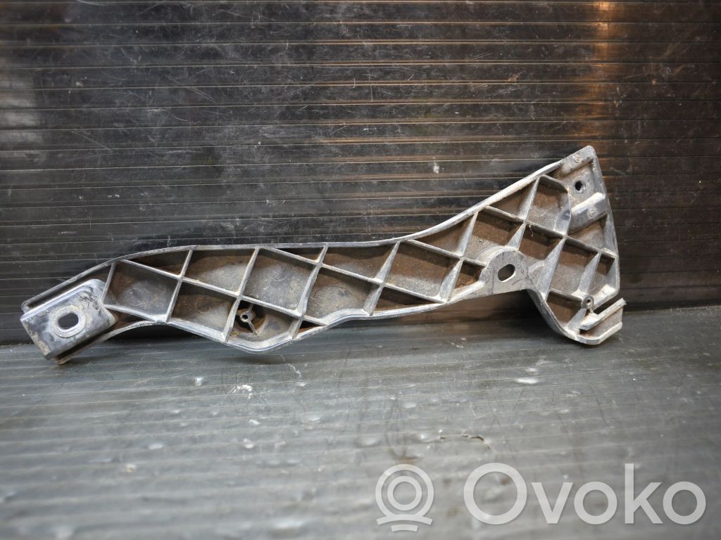 Audi A4 S4 B7 8E 8H Front bumper mounting bracket 