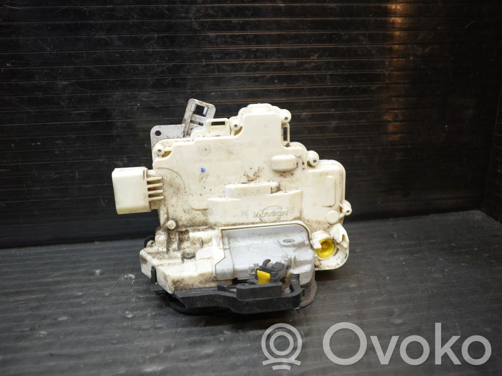 Audi A4 S4 B7 8E 8H Cerradura de puerta delantera 