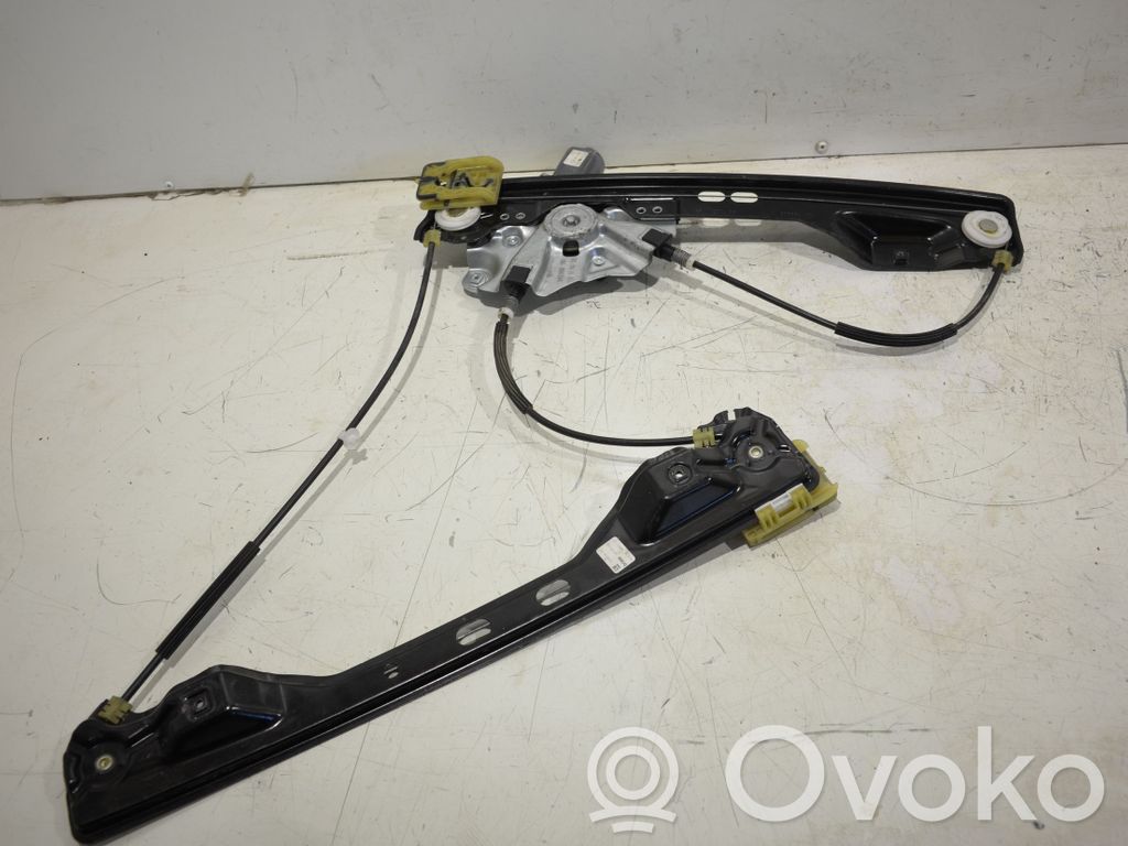 Opel Zafira C Elektryczny podnośnik szyby drzwi przednich 