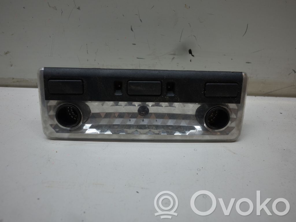 Etuistuimen valo   8379908