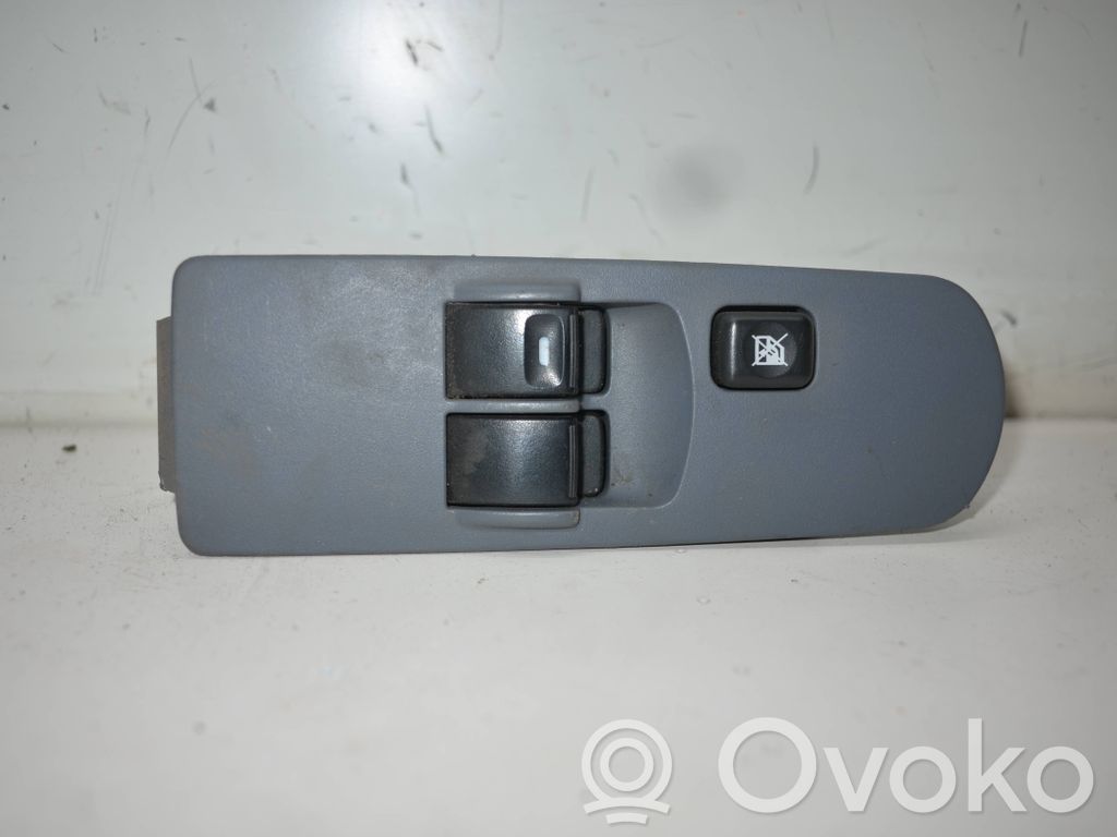 Mitsubishi Colt Electric window control switch 