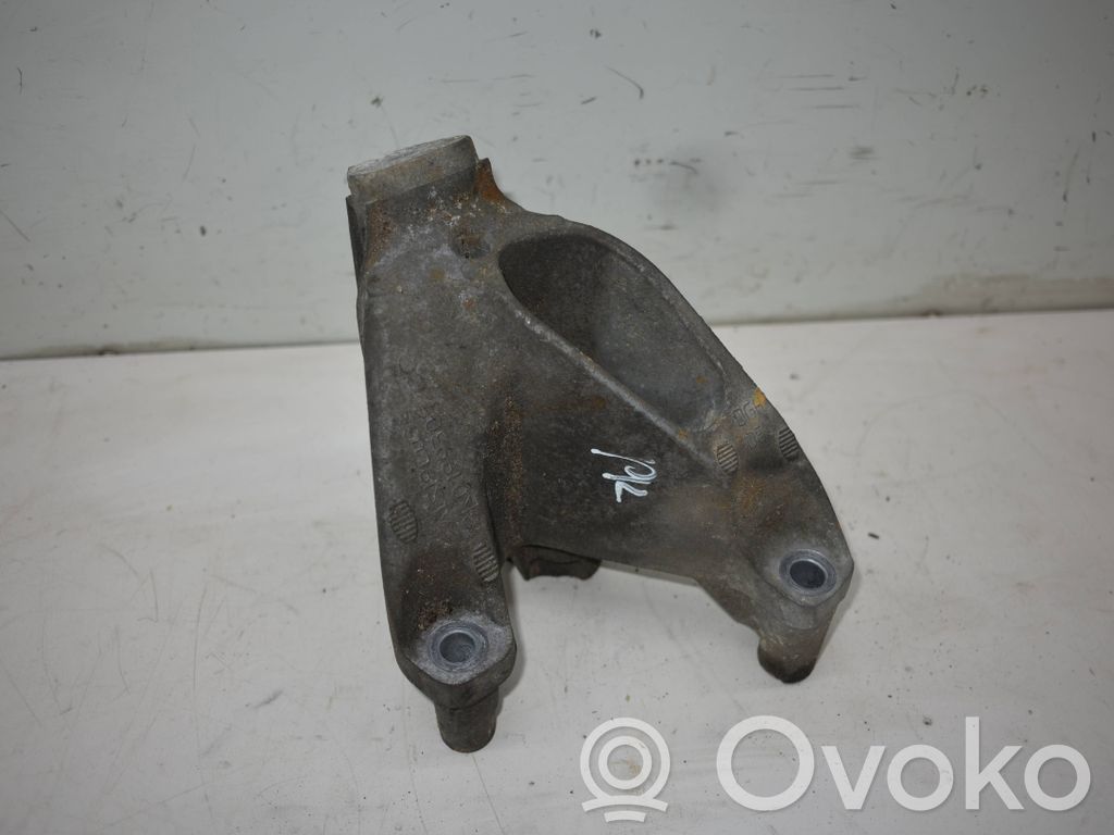 Audi A4 S4 B8 8K Engine mounting bracket 