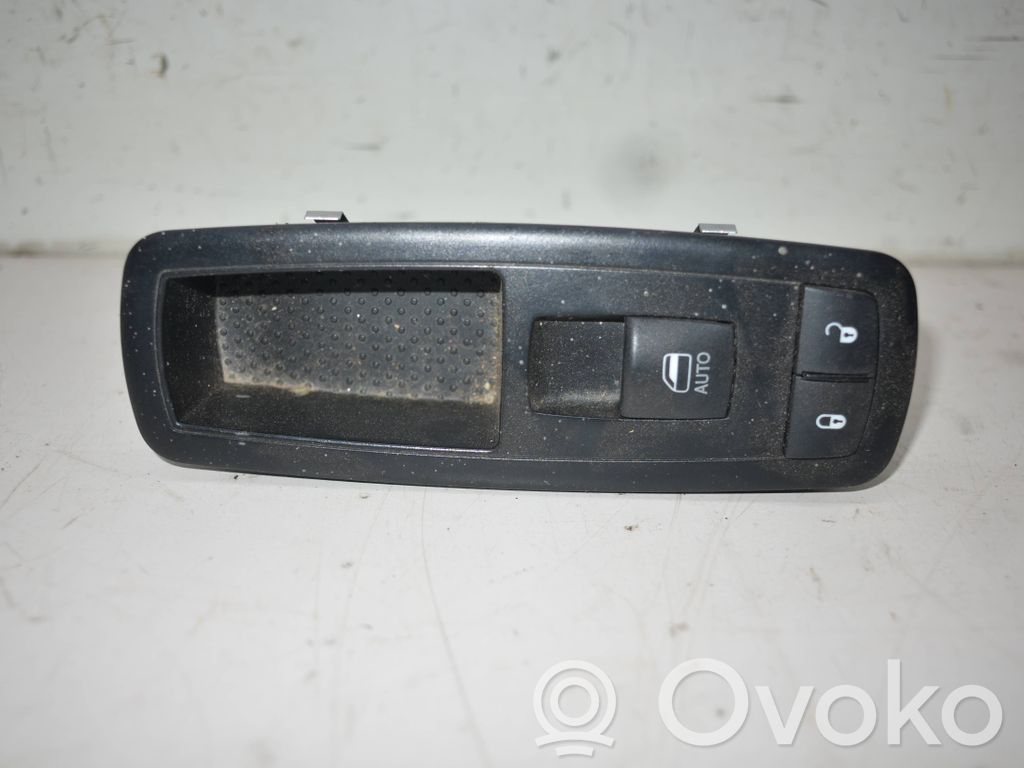 Chrysler Town & Country V Electric window control switch 