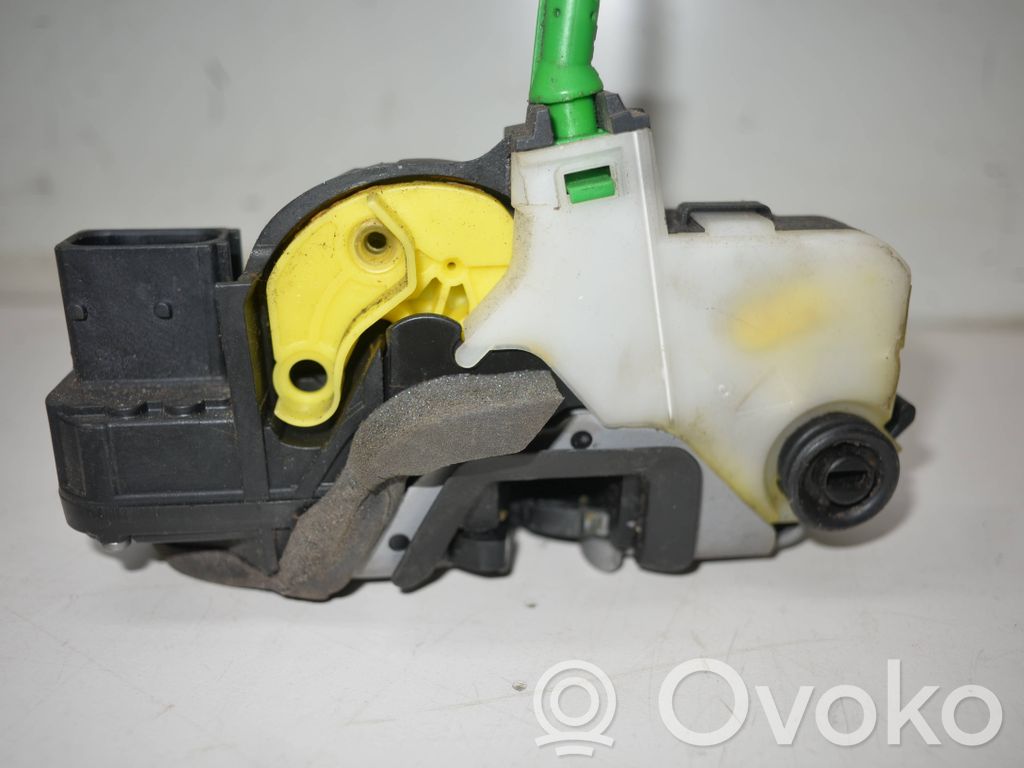 Opel Insignia A Zamek drzwi tylnych 