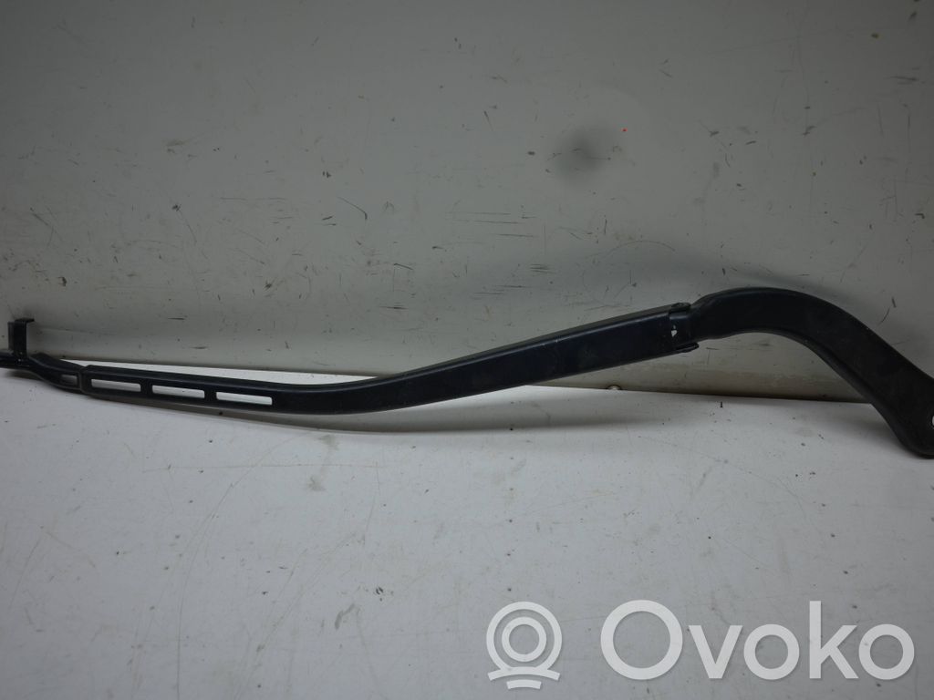 BMW 3 E90 E91 Front wiper blade arm 