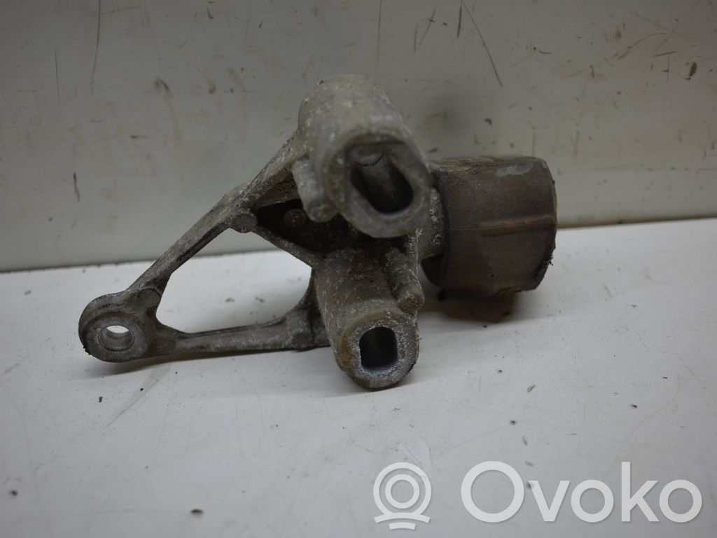 Audi A4 S4 B8 8K Engine mounting bracket 