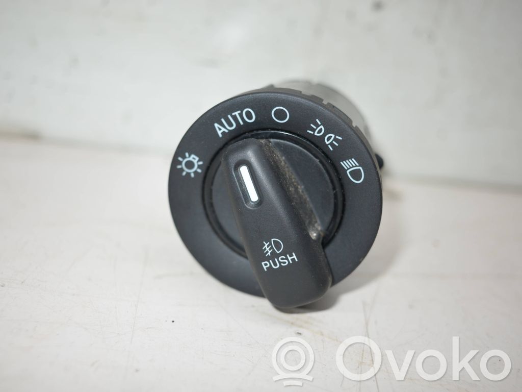 Chrysler Town & Country V Light switch 