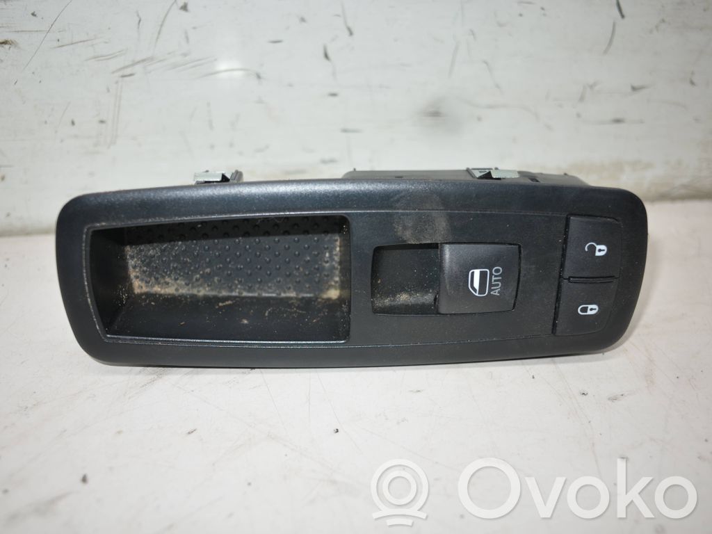 Chrysler Town & Country V Electric window control switch 