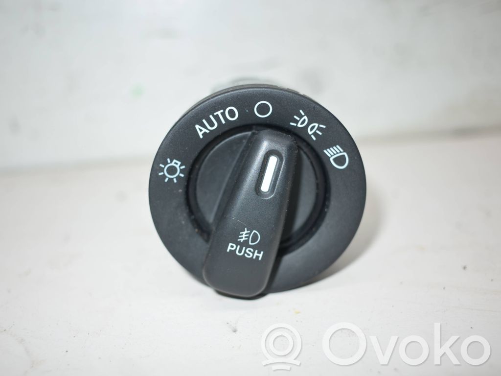 Chrysler Town & Country V Light switch 