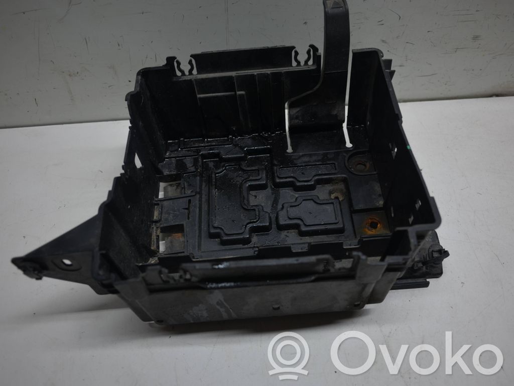 Citroen C3 Picasso Akumuliatoriaus tvirtinimo padas 
