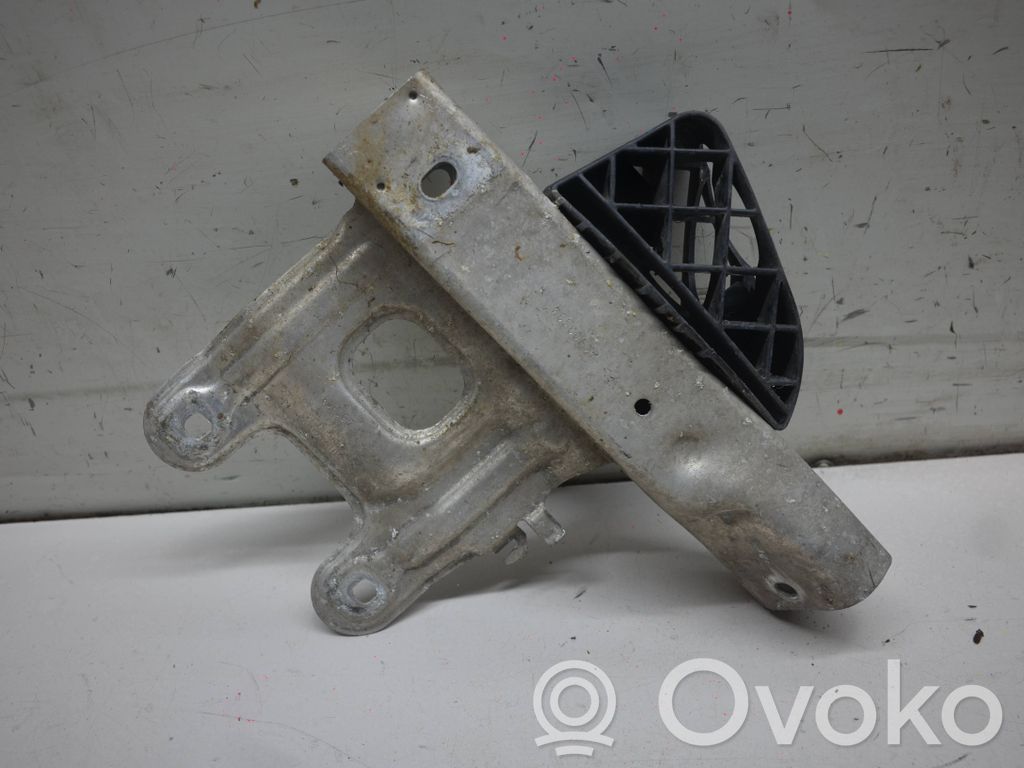 BMW 3 F30 F35 F31 Priekšpusē bampera turētājs 