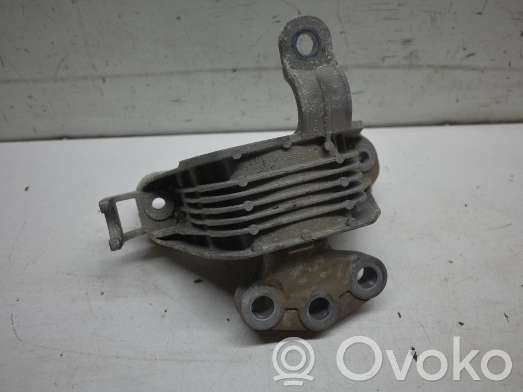 Opel Astra J Engine mount bracket 