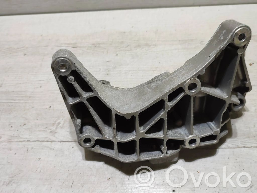 Generator/alternator bracket   31670108