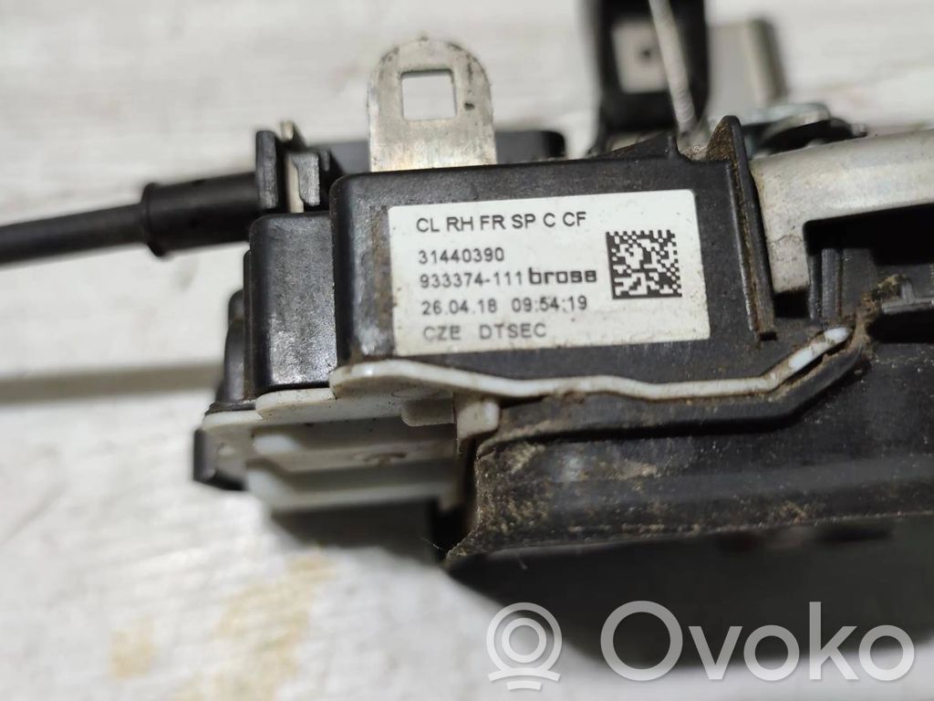 Volvo V40 Priekšpusē slēdzene 