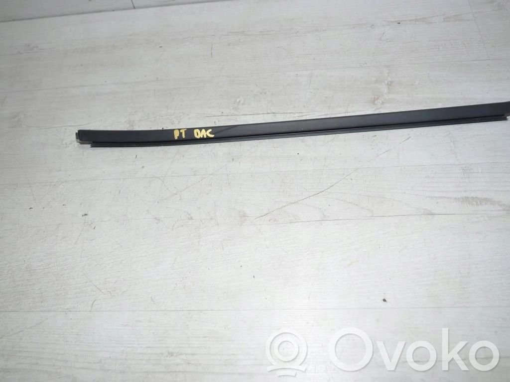 Listwa / Uszczelka szyby drzwi tylnych   45480000,4548