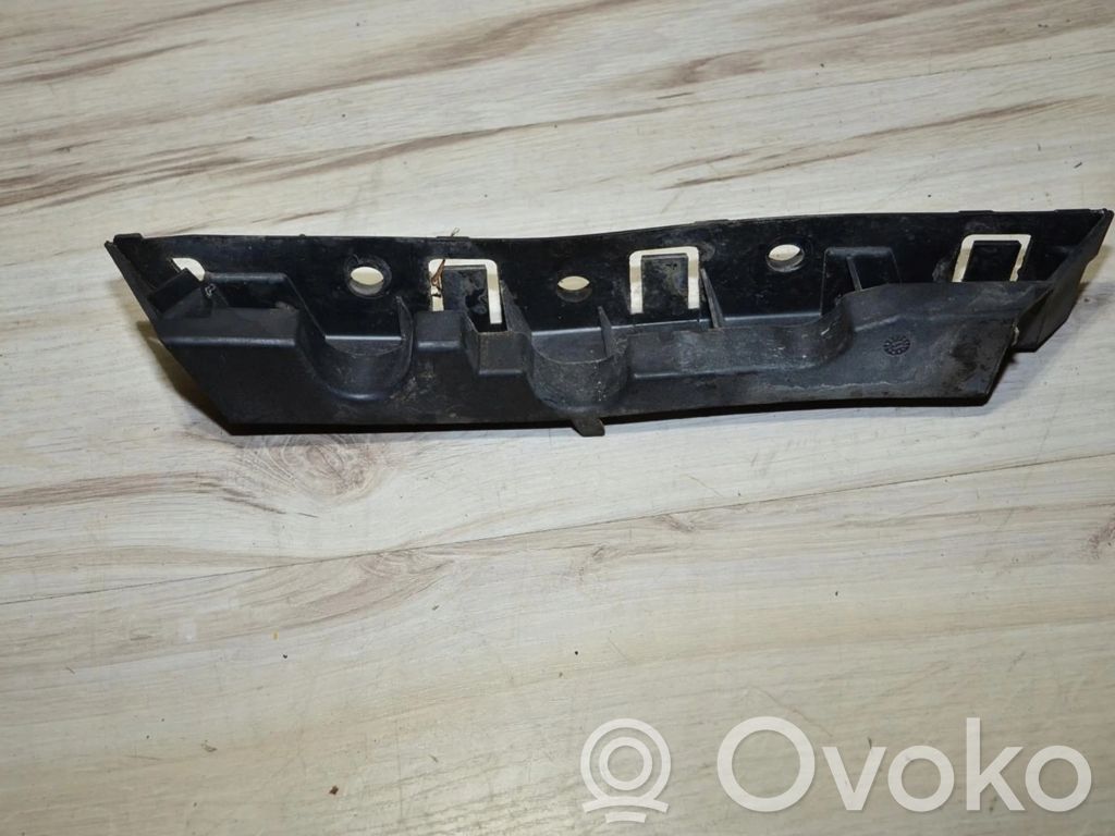 Rear bumper mounting bracket