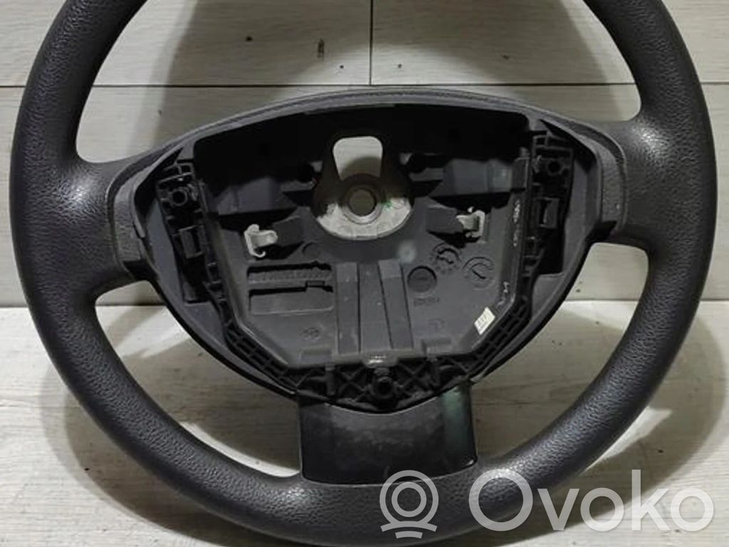 Dacia Duster Ohjauspyörä 