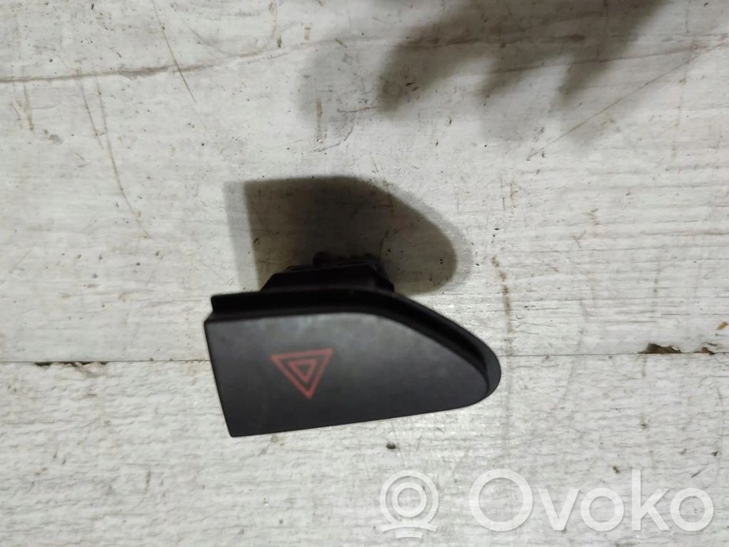 Dacia Duster Hazard light switch 
