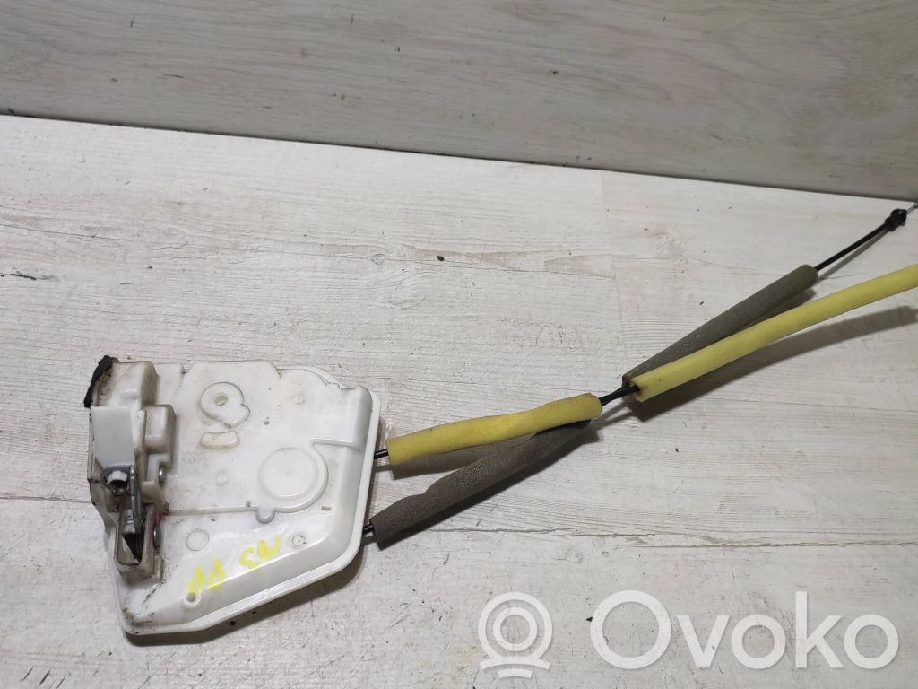 Mazda 3 III Front door lock 