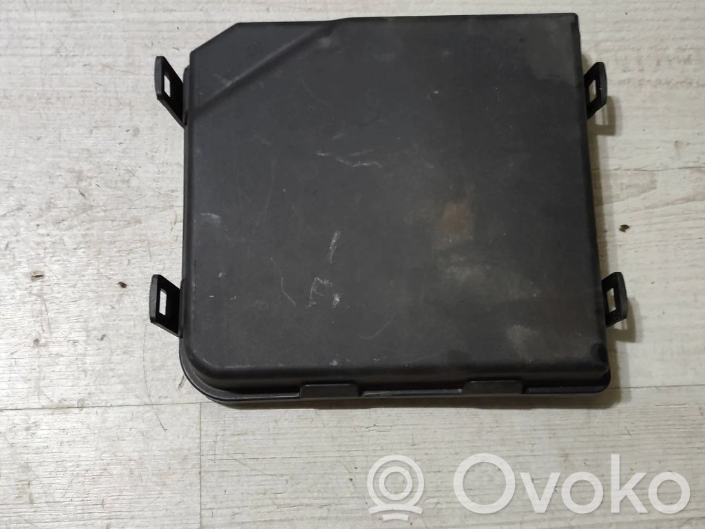 Nissan Qashqai Fuse box cover 