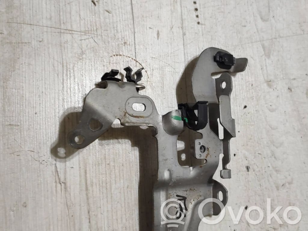 Mercedes-Benz A W176 Engine mounting bracket 