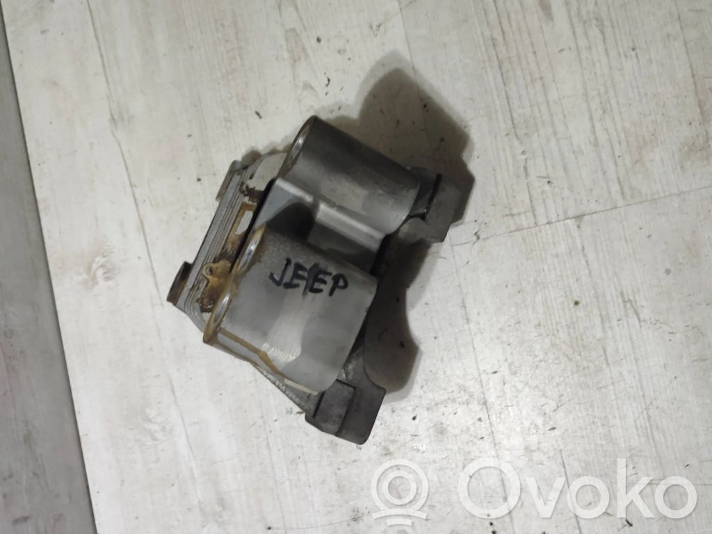 Jeep Cherokee Engine mount bracket 