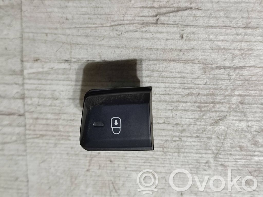 Peugeot 2008 I Central locking switch button 