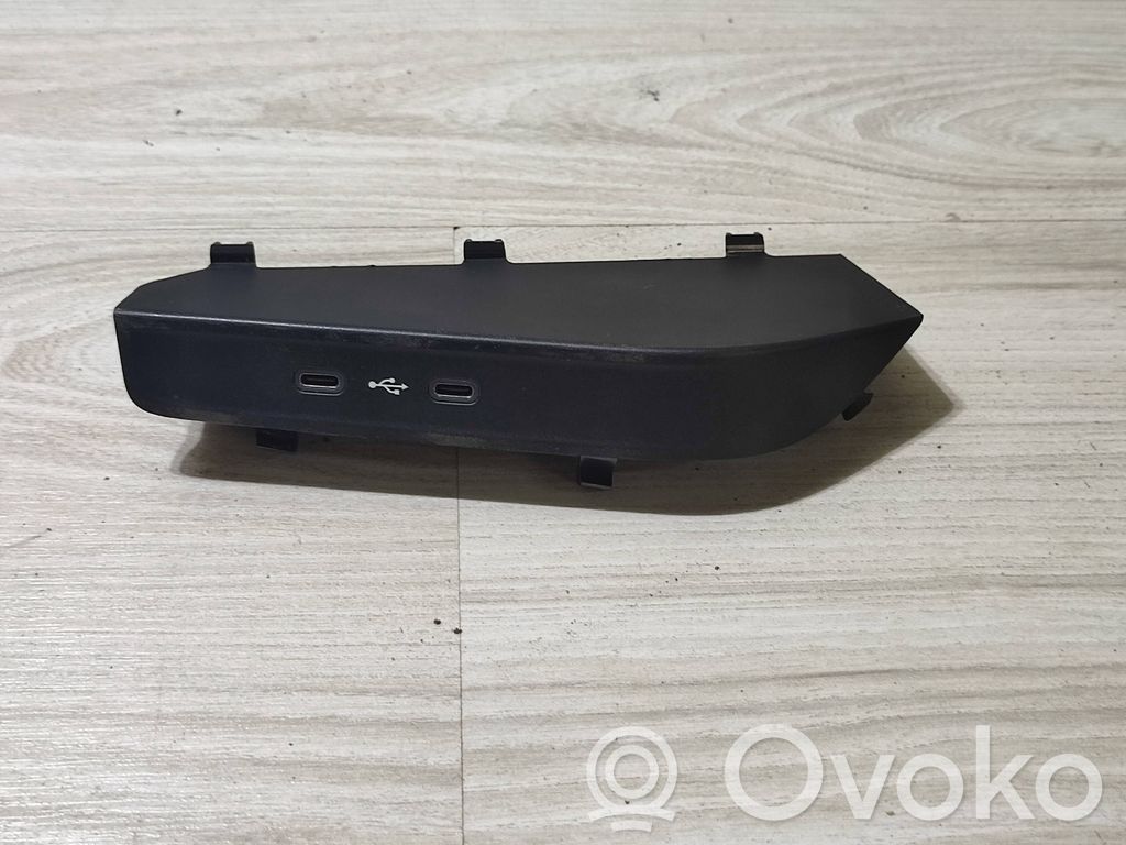 Skoda Scala USB socket connector 