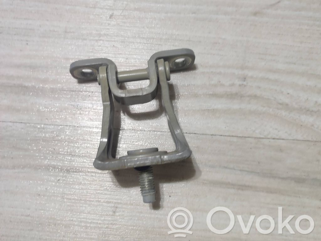 Skoda Scala Tailgate/trunk/boot hinge 