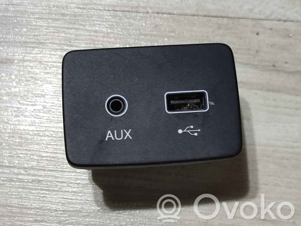 Fiat Tipo USB-pistokeliitin 