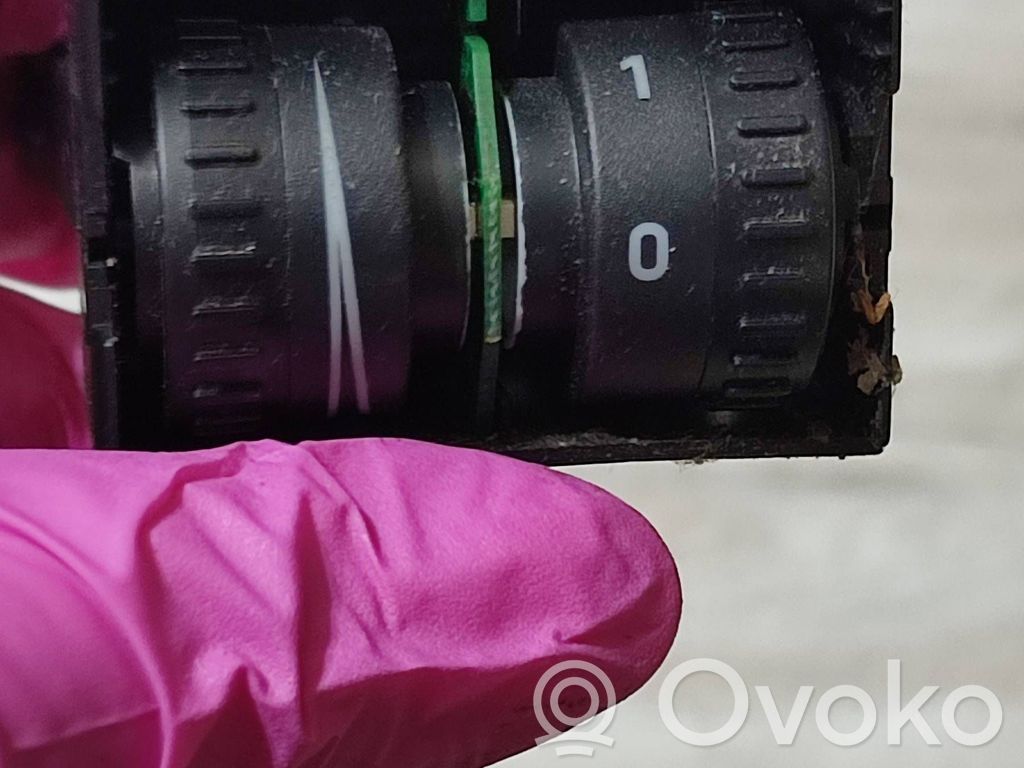 Volkswagen Caddy Headlight level height control switch 