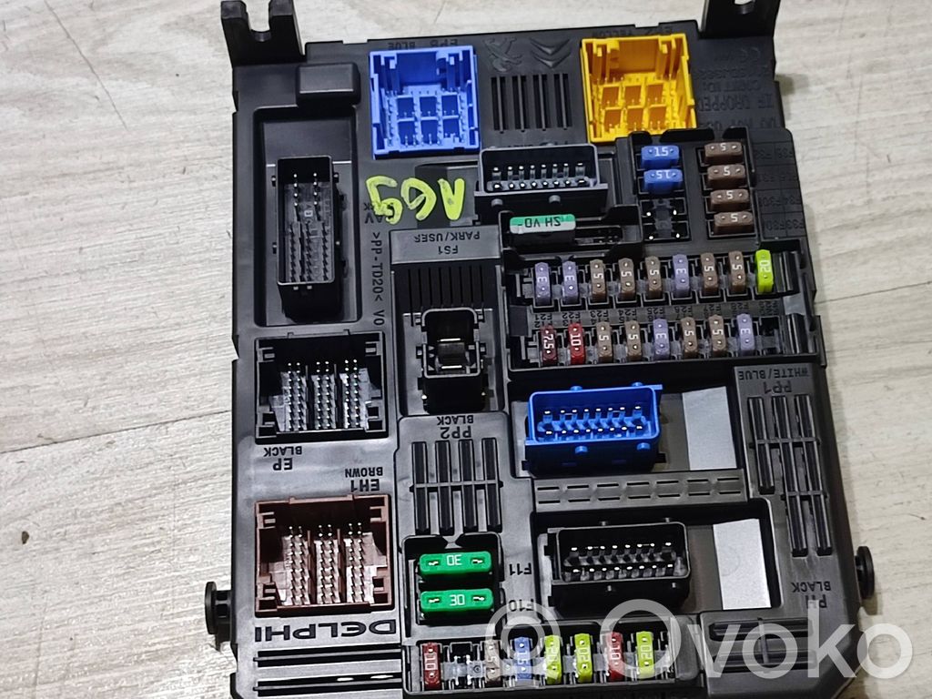 Opel Corsa F Fuse box set 