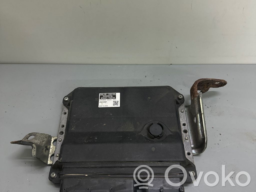 Lexus CT 200H Engine control unit/module 