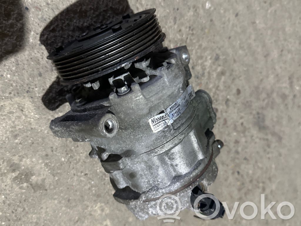 Volkswagen Touran I Air conditioning (A/C) compressor (pump) 