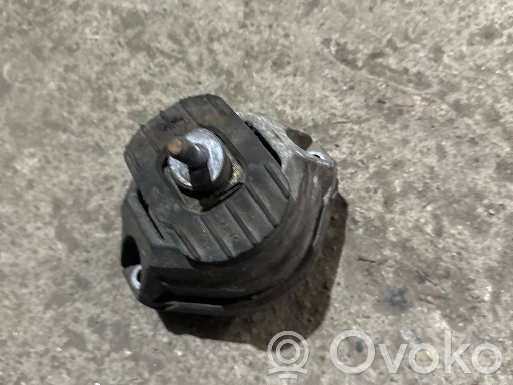 BMW 5 E60 E61 Engine mount bracket 