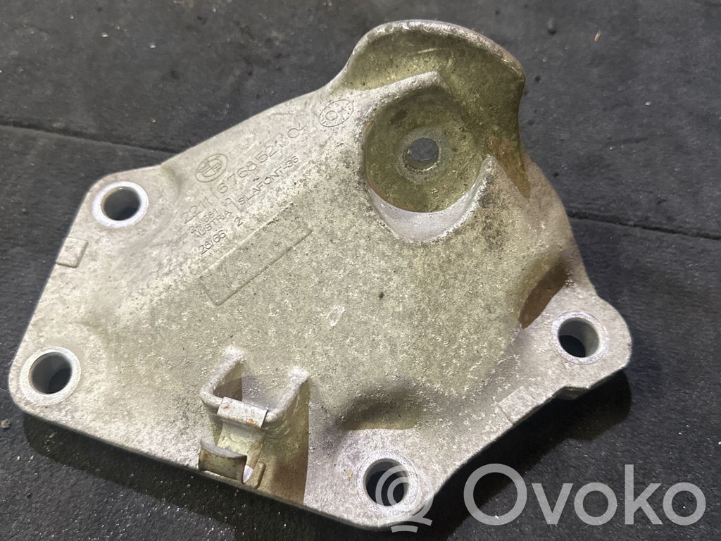 BMW 5 E60 E61 Engine mounting bracket 